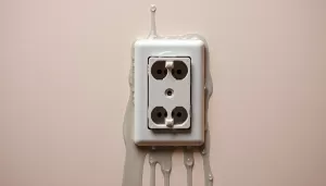 Czym grozi zalanie instalacji elektrycznej