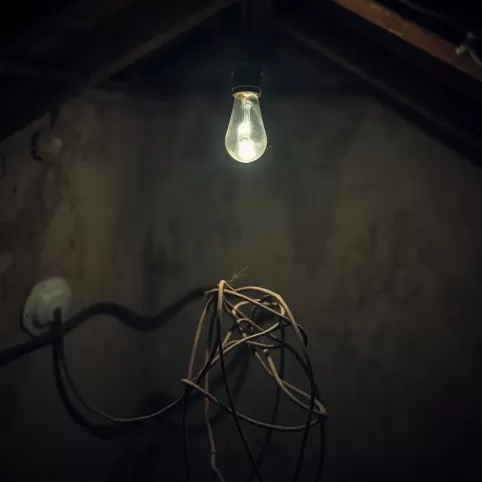 Do kogo należy wymiana instalacji elektrycznej