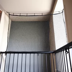 Siatka na balkon dla kota z montażem