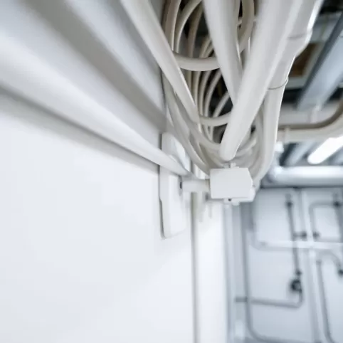 Co ile przegląd instalacji elektrycznej w firmie