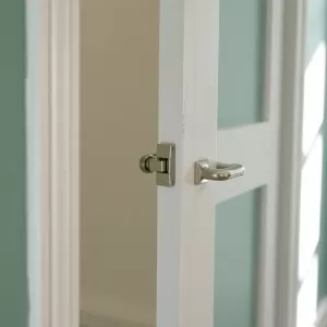 Montaż drzwi łazienkowych cena