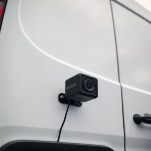 Montaż kamery cofania w busie