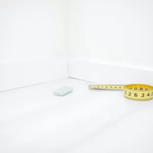 montaż listew przypodłogowych cena