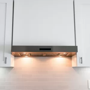 Montaż okapu podszafkowego w obiegu zamkniętym