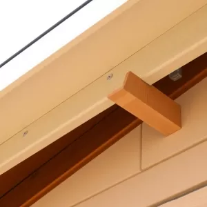 Montaż podbitki do krokwi