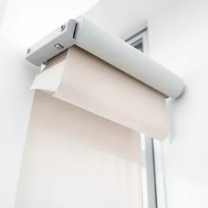 Montaż rolet wewnętrznych z prowadnicami